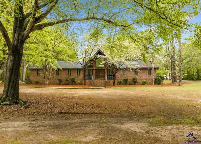 Property at 800 Weathers Dr, Montezuma, GA 31063, 3 beds, 3 baths