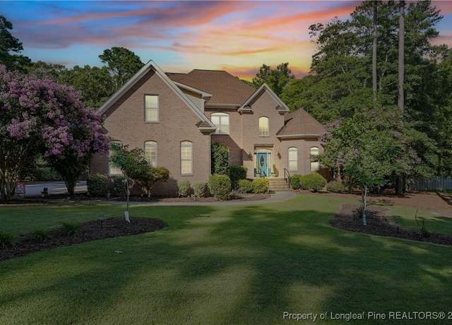 Property at 145 Glenmoor Dr, Southern Pines, NC 28387, 4 beds, 3.5 baths