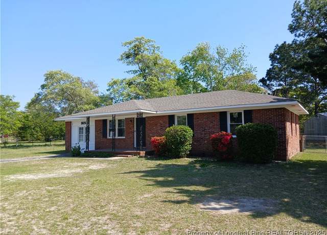 Property at 3625 Yorktown Rd, Hope Mills, NC 28348, 3 beds, 1 bath