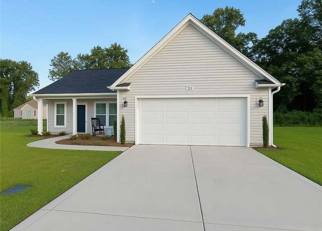 Property at 37 Finch Ln, Parkton, NC 28371, 3 beds, 2 baths