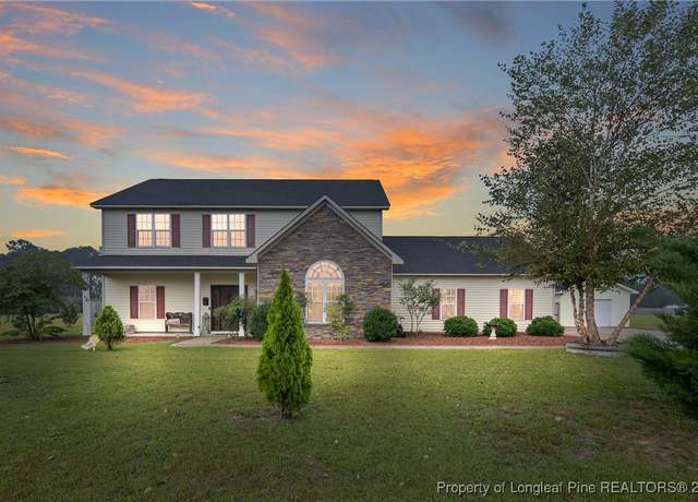 Property at 4621 Centennial Dr, Wade, NC 28395, 4 beds, 3.5 baths
