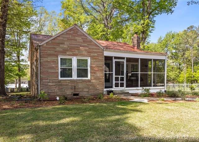 Property at 1008 S 7th St, Sanford, NC 27330, 2 beds, 1 bath