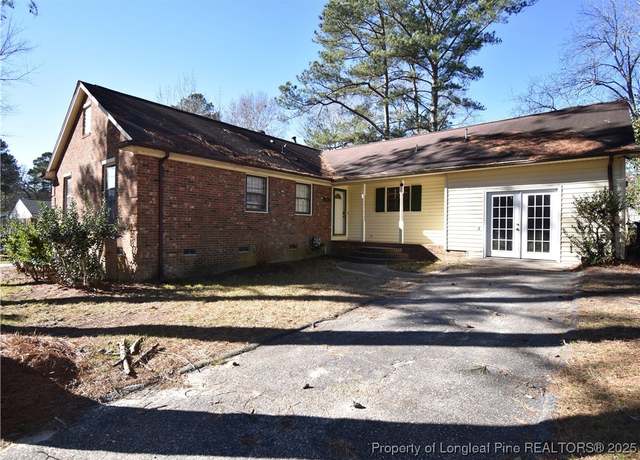 Property at 701 Ashboro St, Fayetteville, NC 28311, 3 beds, 2 baths