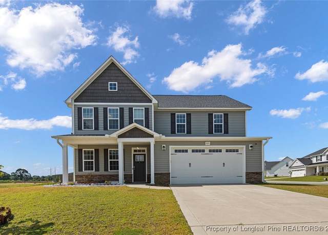 Property at 5051 Boxcut Ln, Hope Mills, NC 28348, 4 beds, 2.5 baths