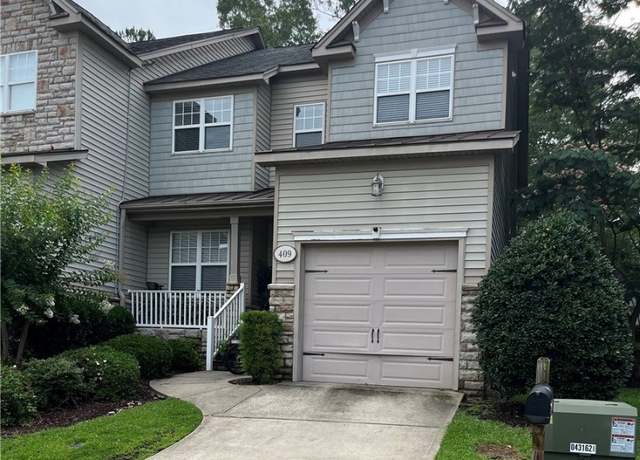 Property at 409 Ponton Dr, Fayetteville, NC 28314, 3 beds, 2.5 baths