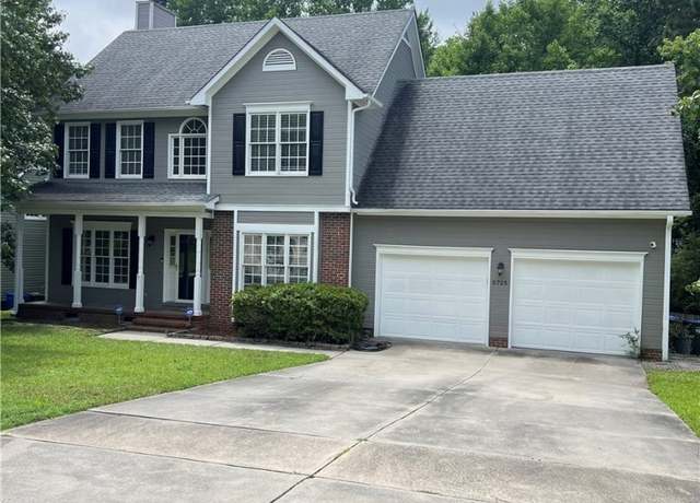 Property at 5725 Cherrystone Dr, Fayetteville, NC 28311, 4 beds, 2.5 baths