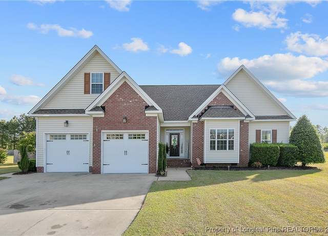 Property at 2047 Teesdale Dr, Hope Mills, NC 28348, 3 beds, 2.5 baths