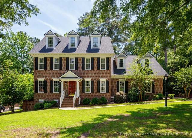 Property at 6052 Iverleigh Cir, Fayetteville, NC 28311, 4 beds, 3 baths