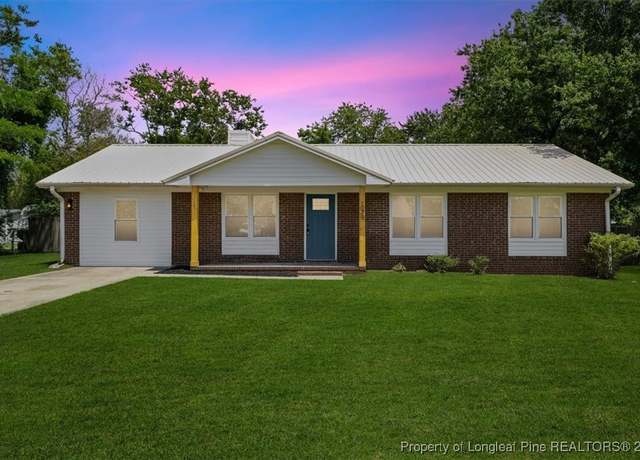 Property at 1079 Pleasant Oak Dr, Fayetteville, NC 28314, 3 beds, 2 baths