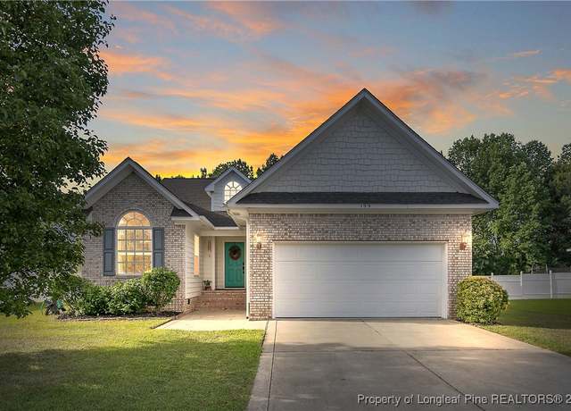 Property at 199 Thorncliff Dr, Raeford, NC 28376, 4 beds, 3 baths