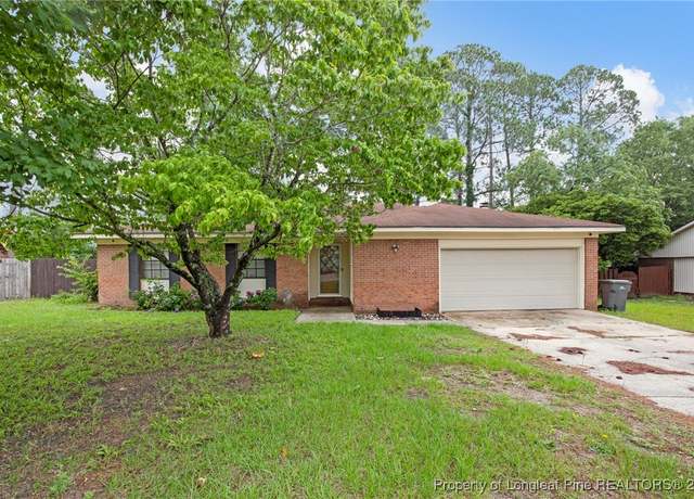 Property at 3855 Sturbridge Dr, Hope Mills, NC 28348, 3 beds, 2 baths