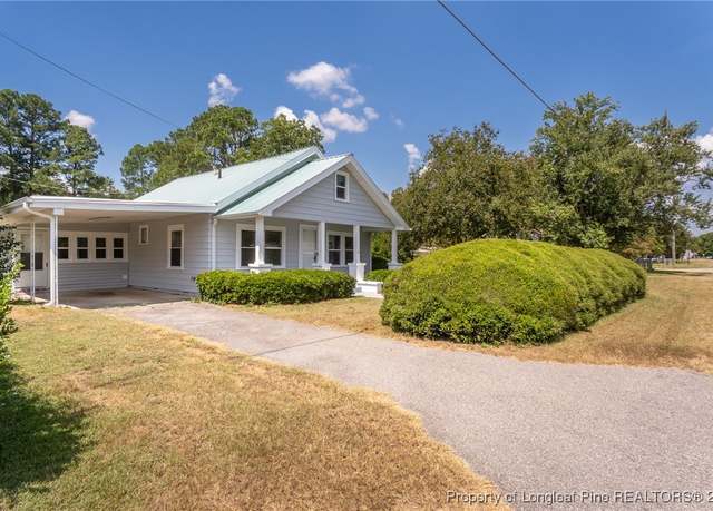 Property at 111 Sanford Rd, Laurinburg, NC 28352, 2 beds, 1.5 baths