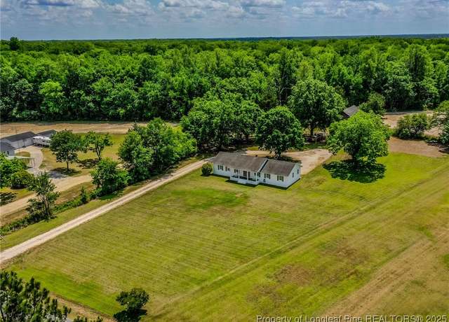 Property at 4306 Old Whiteville Rd, Lumberton, NC 28358, 3 beds, 3 baths