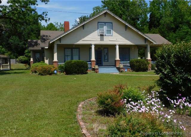 Property at 1042 Oquinn Rd, Maxton, NC 28364, 5 beds, 2.5 baths