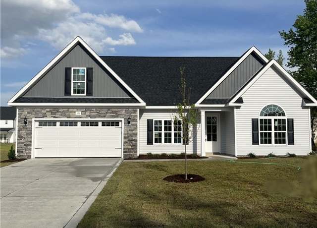 Property at 375 Whitestone Dr, Fayetteville, NC 28312, 4 beds, 3 baths