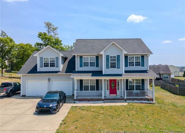 Property at 495 Lenoir Dr, Spring Lake, NC 28390, 4 beds, 2.5 baths
