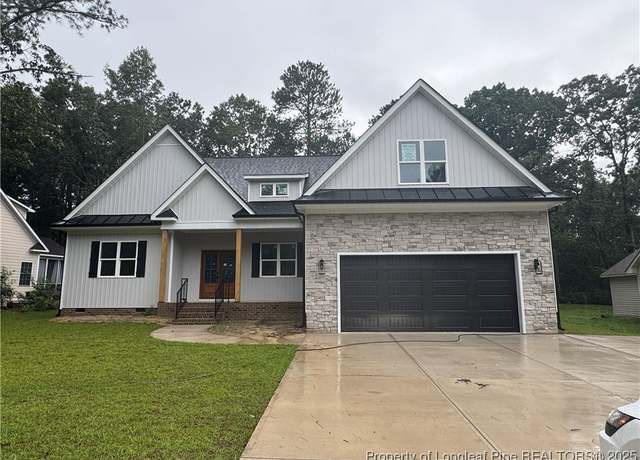 Property at 27 Lookout Pt, Sanford, NC 27332, 4 beds, 3 baths