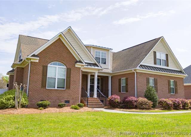 Property at 5503 White Oak Dr, Lumberton, NC 28358, 5 beds, 3 baths