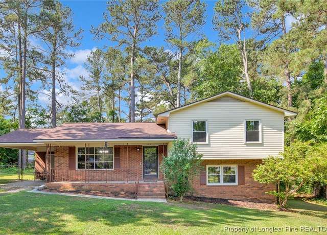 Property at 1618 Hickory Ridge Ct, Fayetteville, NC 28304, 3 beds, 2.5 baths