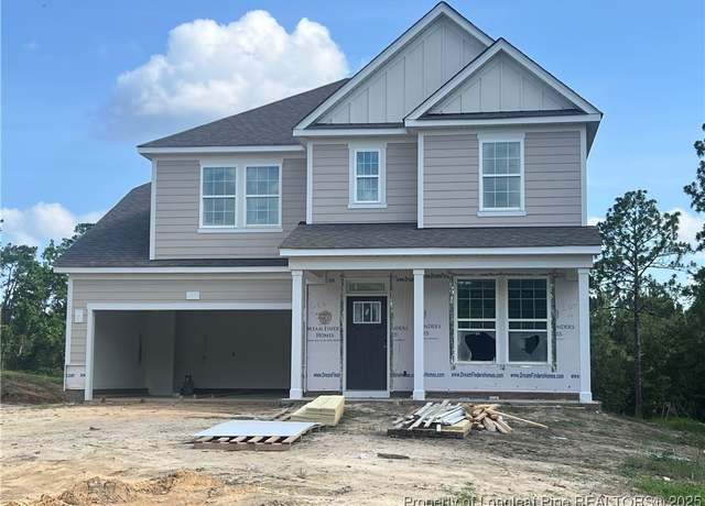 Property at 657 Cresswell Moor Way, Fayetteville, NC 28311, 4 beds, 3 baths