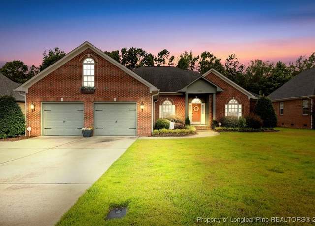 Property at 329 W Summerchase Dr, Fayetteville, NC 28311, 4 beds, 3.5 baths