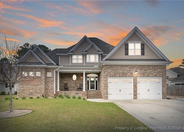 Property at 2810 Whisper Oaks Ct, Fayetteville, NC 28306, 4 beds, 3.5 baths
