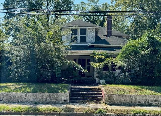 Property at 501 Iona St, Fairmont, NC 28340, 5 beds, 3 baths