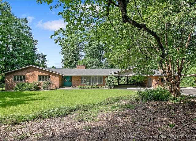 Property at 3641 Farmbrook Rd, Fayetteville, NC 28303, 4 beds, 3.5 baths