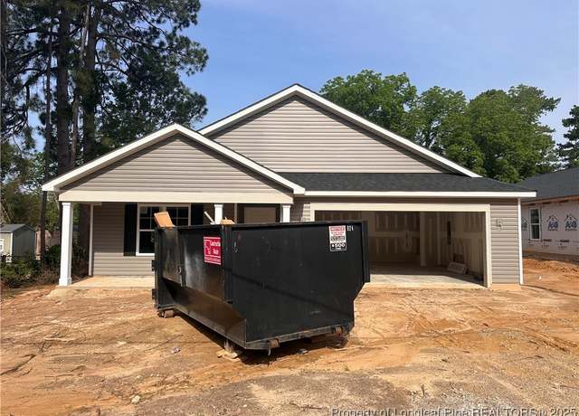 Property at 442 Windemere Dr, Fayetteville, NC 28314, 3 beds, 2 baths