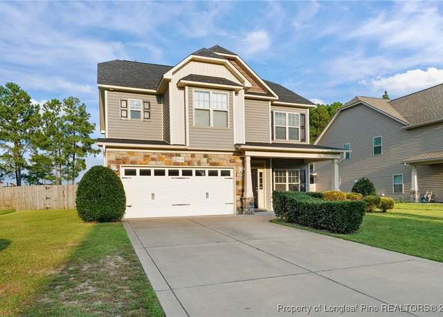 Property at 4013 Shire St, Hope Mills, NC 28348, 4 beds, 2.5 baths