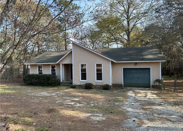 Property at 2621 Mellwood Dr, Fayetteville, NC 28306, 3 beds, 2 baths