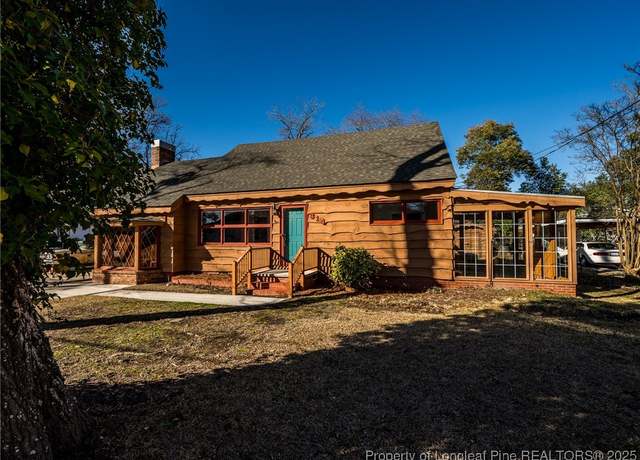 Property at 314 W 18th St W, Lumberton, NC 28358, 4 beds, 2 baths