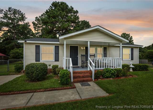 Property at 1013 Dunvegan Dr, Raeford, NC 28376, 3 beds, 2 baths