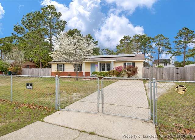 Property at 6026 Lexington Dr, Hope Mills, NC 28348, 3 beds, 1.5 baths