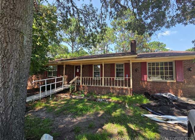 Property at 3101 Ansley Ct, Hope Mills, NC 28348, 5 beds, 2 baths