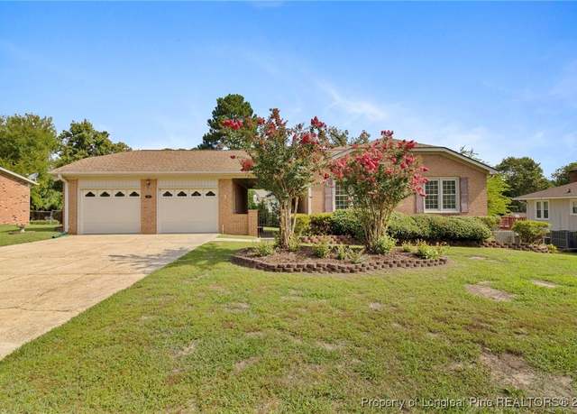 Property at 810 Southview Cir, Fayetteville, NC 28311, 4 beds, 3 baths