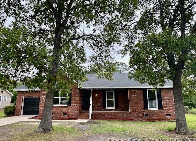 Property at 162 E Twelve Oaks Rd, Raeford, NC 28376, 3 beds, 3 baths