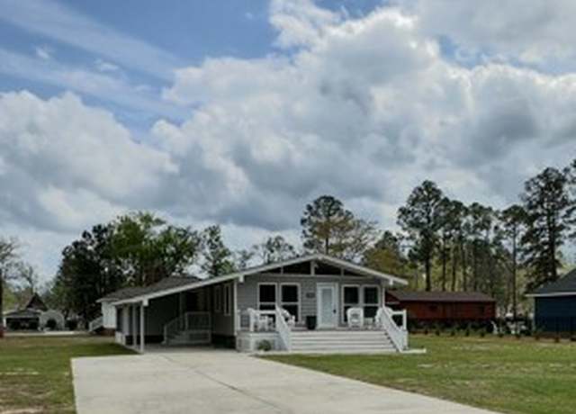 Property at 88 Lake Shore Dr, White Lake, NC 28337, 3 beds, 2 baths