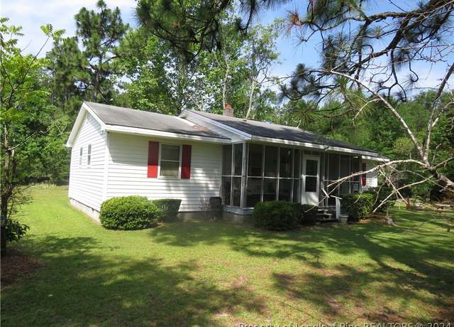Property at 1670 West Massachusetts Ave, Southern Pines, NC 28387, 3 beds, 2 baths