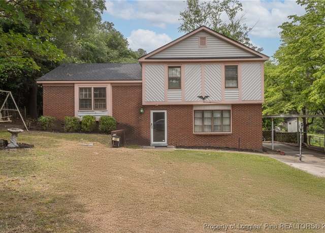 Property at 460 Grayton Pl, Fayetteville, NC 28311, 5 beds, 2 baths