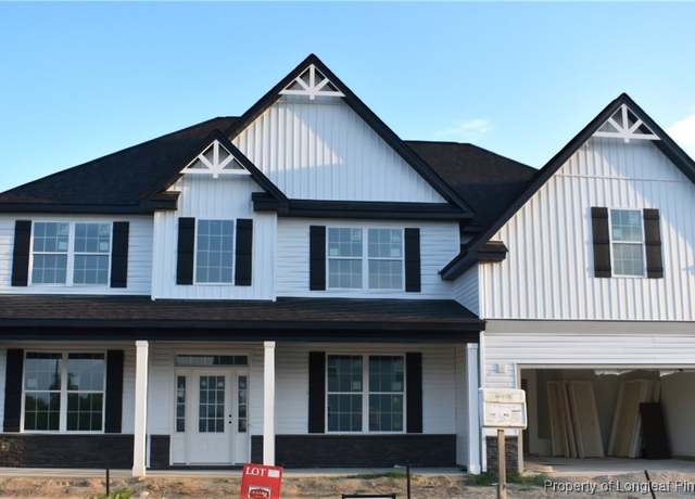 Property at 1822 Smith Farm Dr, Fayetteville, NC 28306, 5 beds, 4 baths