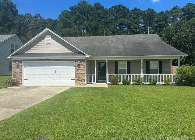 Property at 1109 Screech Owl Dr, Hope Mills, NC 28348, 4 beds, 3 baths