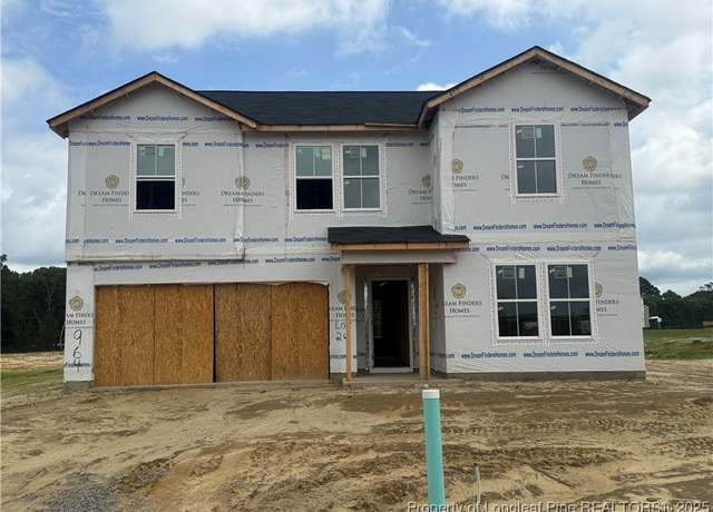 Property at 946 Sapphire Stone Loop, Hope Mills, NC 28348, 4 beds, 2.5 baths