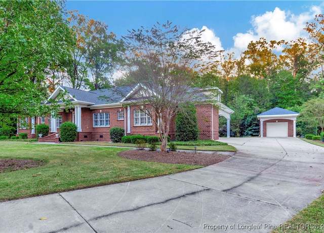 Property at 389 Brookgreen Dr, Lumberton, NC 28358, 4 beds, 5 baths