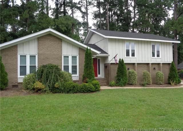 Property at 201 Rivenoak Dr, Fayetteville, NC 28303, 4 beds, 3 baths