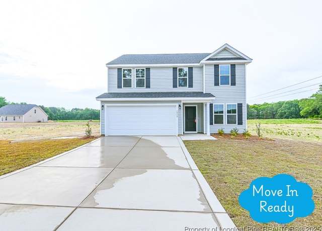 Property at 1919 Bulldog Ln, Hope Mills, NC 28348, 4 beds, 2.5 baths