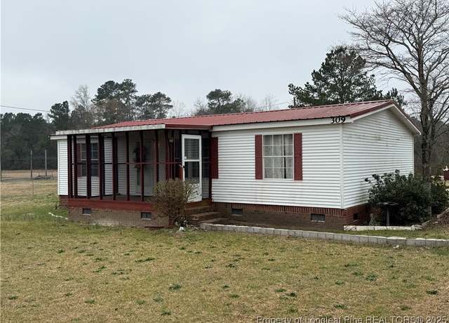 Property at 309 Southfield Rd, Lumberton, NC 28360, 3 beds, 2 baths