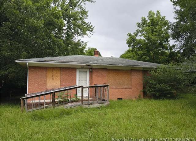 Property at 4818 Cottonwood Dr, Fayetteville, NC 28304, 3 beds, 1 bath