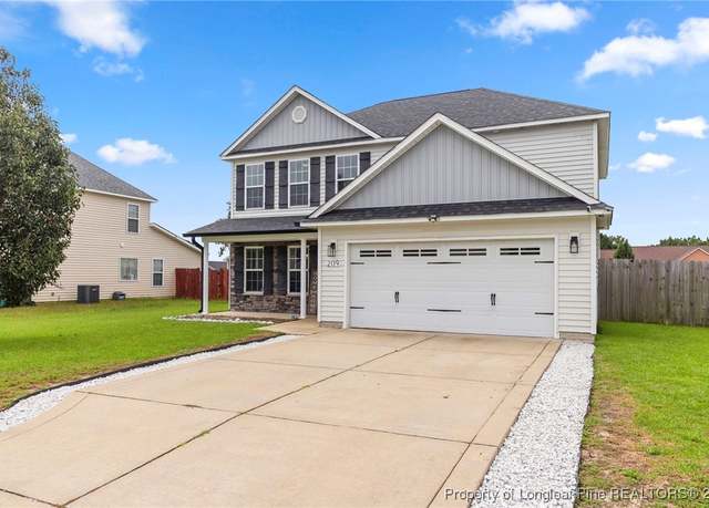 Property at 2119 Queen Elizabeth Ln, Hope Mills, NC 28348, 3 beds, 2.5 baths