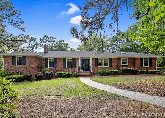 Property at 300 Woodcrest Rd, Fayetteville, NC 28305, 4 beds, 4.5 baths